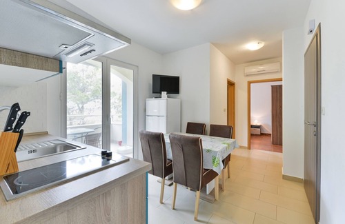 Vrsi Apartment | Two bedroom apartment with terrace Vrsi, Zadar (A-15944-a)