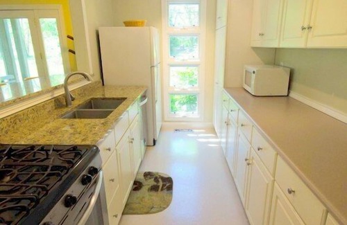 Acton Cottage | Two Bedroom Cottage On 2 Acre Stocked Pond Minutes From Downtown Indianapolis