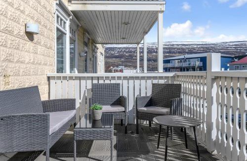 City Center Apartment | Two bedroom downtown apartment with balcony