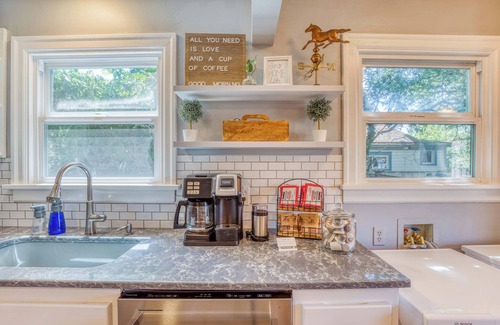 Snohomish House | Two Bedroom Farmhouse with Hot Tub in Snohomish