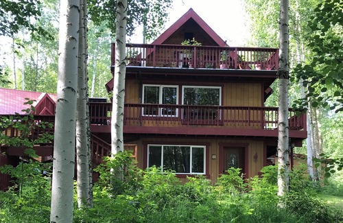 Fairbanks Apartment | Two bedroom, fully furnished apartment with private entrance on 3 wooded acres