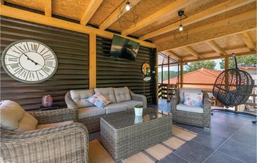 Zagreb House | Two-Bedroom Holiday Home In Zagreb