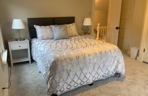 Naperville House | Two Bedroom Home in Downtown Naperville