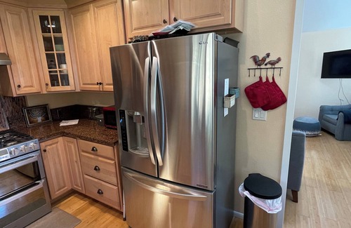 Glen Ellen House | Two-bedroom House with Wrap-Around Deck & Garden - Super Amenities