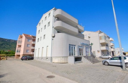 Kastela Apartment | Two bedroom apartment with balcony and sea view Kaštel Kambelovac, Kaštela (A-21372-c)