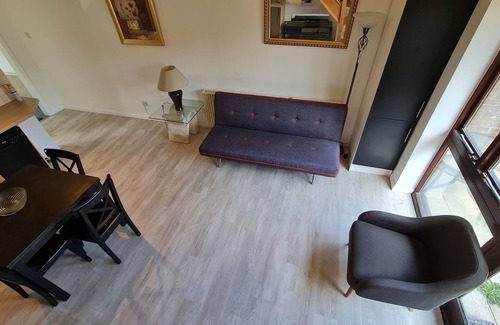 Ashford Apartment | Two Bedroom Mews Style House with Two Ensuites