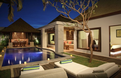 Seminyak Villa | Two Bedroom Private Pool ROOM ONLY for 4- FREE WIFI
