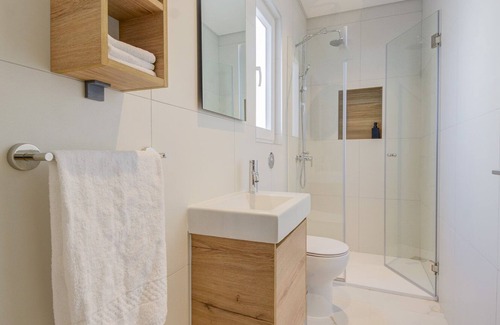 St. Andrew's Apartment | Two Bedroom - Suite