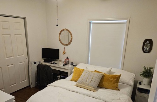 Weston House | Two Bedroom, Two Baths, Lake View
