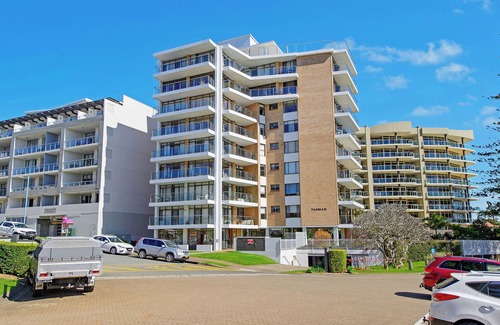 Port Macquarie Apartment | Two bedroom unit located in the heart of Port Macquaries CBD