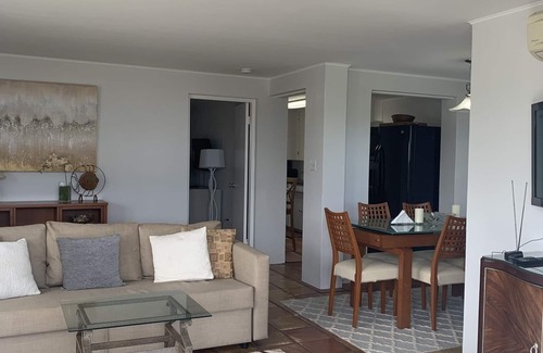 Southampton House | Two Bedroom with Private Dock near Golf and Beach