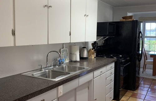 Southampton House | Two Bedroom with Private Dock near Golf and Beach
