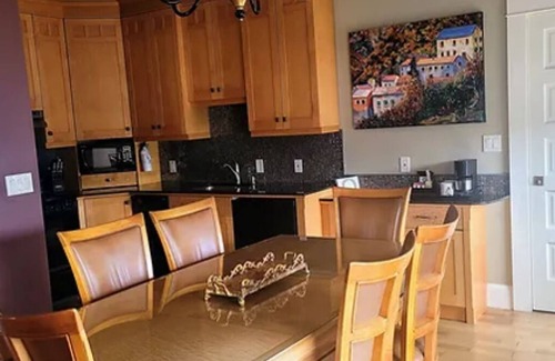 Astoria Hotel | Two Comfortable Downtown Suites w/City Views | Fireplace Access
