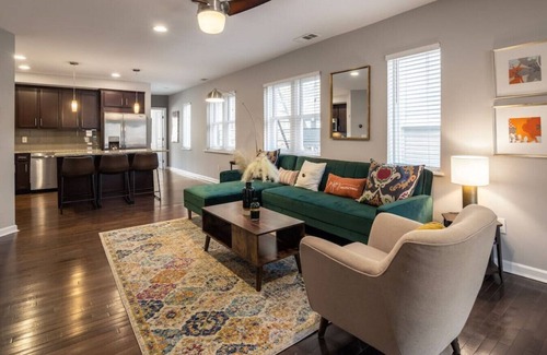 Mount Auburn Apartment | Two Comfy Condos Near City Center | OTR, UC, Zoo