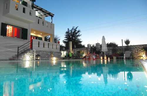 Agios Nikitas Villa | Two Deluxe exclusive pool villas for 4 + 2 close to beaches with wonderful view