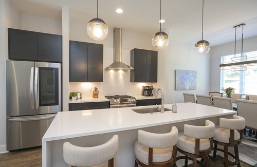 Nashville Villa | Two Gorgeous Houses🌟8 Ensuite🌟20 Beds🌟Downtown Views🌟Game Rooms🌟Parking