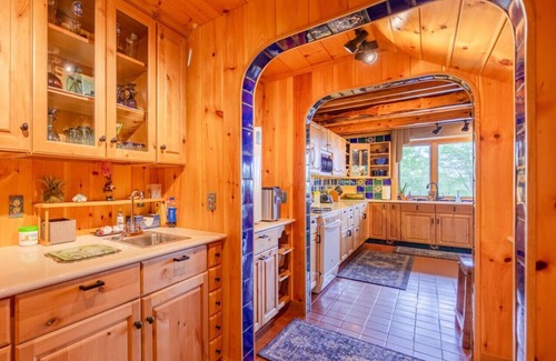 Guilford House | Two Home Retreat Meant for Big Family Memories
