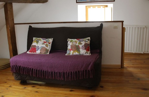 Lies House | Two independent mountain lodgings (7pers) and meditation workshop.