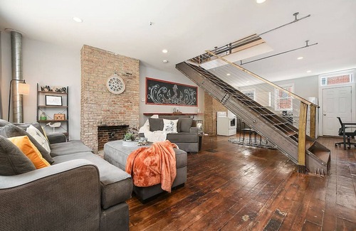 East Allegheny House | Two King Beds ★ Rowing/Crew-Themed ★ Walkable!