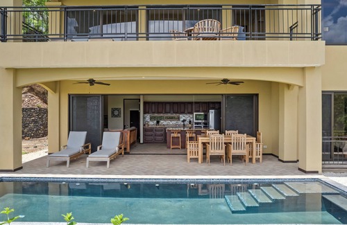 Coco House | Two King Suites - Ocean Views - Private Pool