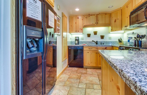 Mammoth Lakes Condo | Two-level, forest-view condo with deck - steps from the Village & Ski Back Trail