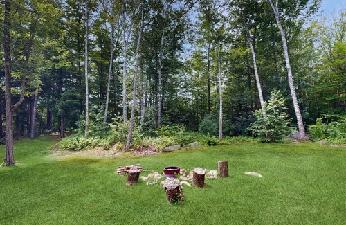 Intervale House | Two-level home near Story Land with deck, firepit & W/D