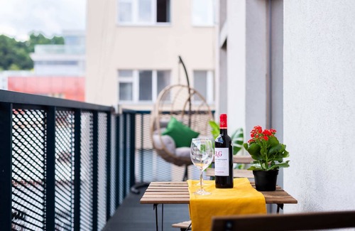 Karlin Apartment | Two-level modern Loft with parking