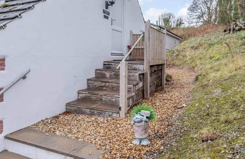 West Compton Cabin | Two luxury properties next to each other, 2 hot tubs, sleeps up to 10