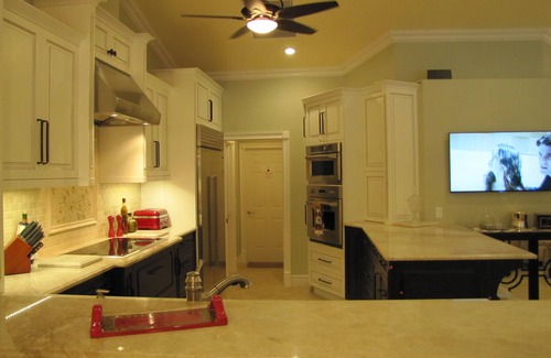 Crown Pointe House | TWO MASTER SUITES Heated Pool+Spa BEACH Home Private Comm IN NAPLES, Walk to