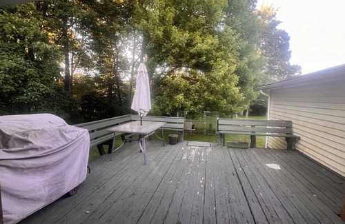 Franklin House | Two-mile Getaway. 3 bedroom house in quiet neighborhood in the country