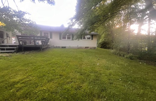 Franklin House | Two-mile Getaway. 3 bedroom house in quiet neighborhood in the country