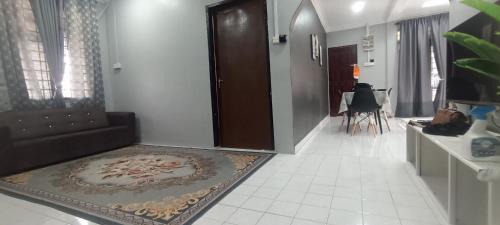 Kampong Raja House | Two One Homestay