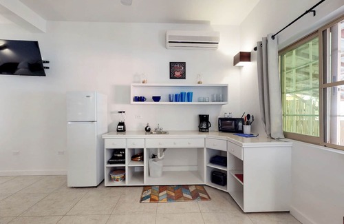 Caye Caulker House | Two open, tropical studios w/WiFi, partial AC & great location near the beach