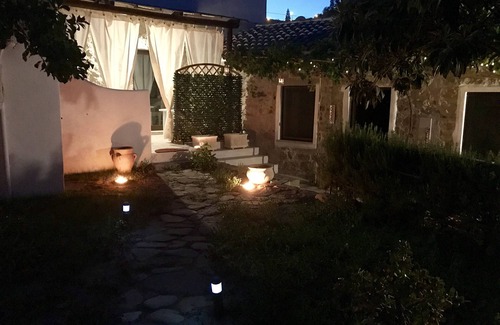 Onifai Apartment | Two-room apartment in typical Sardinian courtyard (Kelu portion) Iun Q0467