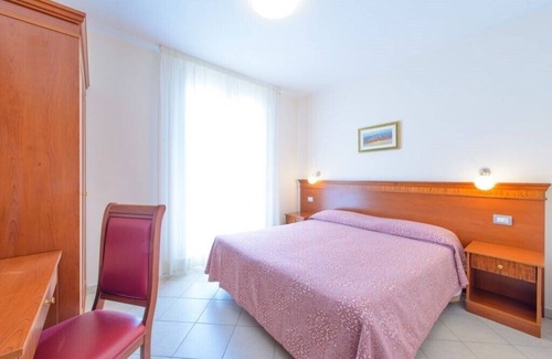 Viserbella Apartment | TWO-ROOM APARTMENT SUITE No. 5, 20 METERS FROM THE SEA, in VISERBA, WITH PRIVATE PARKING.