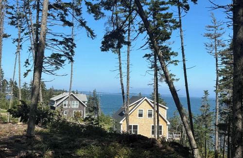 Tenants Harbor House | Two seaside cottages with beautiful views and total privacy