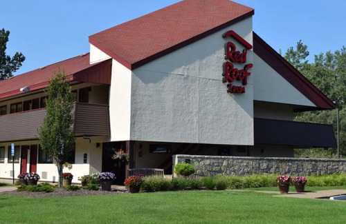Bowmansville House | Two Spaces! Experience a Weekend of Fun! Pet-friendly, FREE Parking!