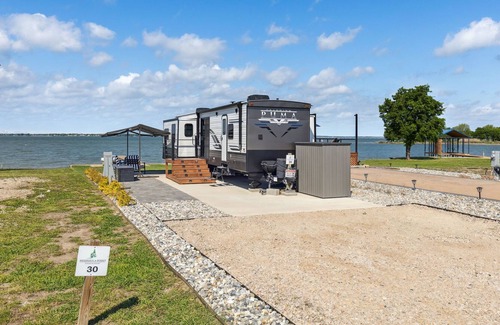 Kerens House | Two Spaces - One Reservation! Many Happy Memories!