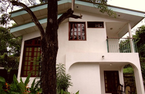 Managua House | Two-storey fully equiped house