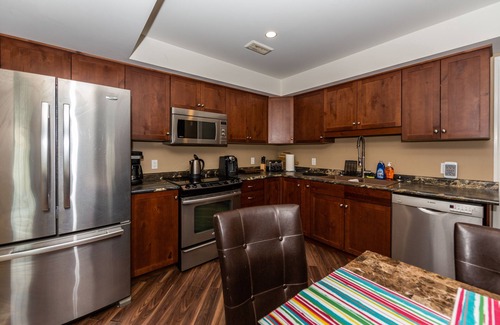 Port Stanley House | Two Storey on Bessie - only a minute walk to the Beach!