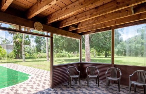 Loxahatchee Groves Other | Two-story, dog-friendly farmhouse with a lotus pond, washer/dryer, & WiFi