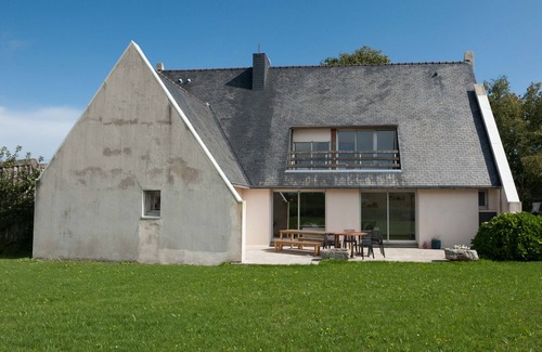 Landunvez Ski Chalet | TY AR MENEZ - Large family home near the beach