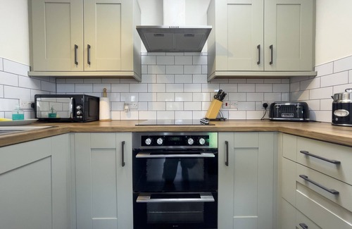 Tremain Cottage | TY COED @ CANLLEFAES, pet friendly, with pool in Cardigan