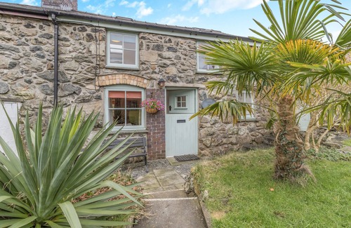 Llanuwchllyn House | Ty Isa Llanuwchllyn - Two Bedroom House, Sleeps 4