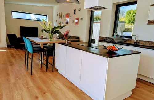 Plouneour-Brignogan-Plages Villa | Ty Koad, Indoor swimming pool 28°C, 5 bedrooms, perfect for families/friends