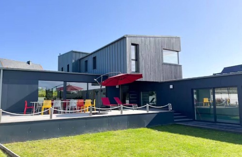 Plouneour-Brignogan-Plages Villa | Ty Koad, Indoor swimming pool 28°C, 5 bedrooms, perfect for families/friends