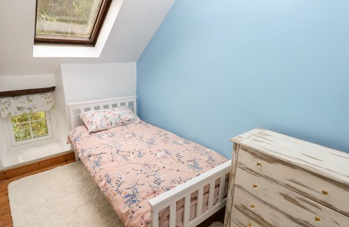 Llanpumsaint Cottage | TY NEWYDD, pet friendly, character holiday cottage in Carmarthen