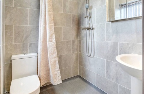 Llansantffraed House | Ty Pair in the beautiful Llanon