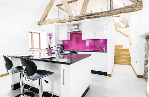 Denbigh Cottage | TYDDYN ISA, family friendly, with open fire in Denbigh