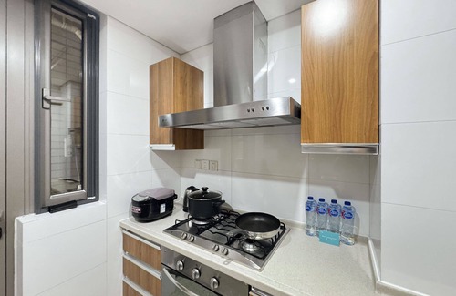Hongqiao Apartment | Tyms 2BR Apt Gubei CBD Near Takashimaya